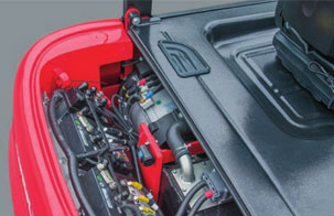 4.全開(kāi)的機(jī)蓋，使電瓶維修保養(yǎng)十分方便-杭州叉車電動(dòng)叉車